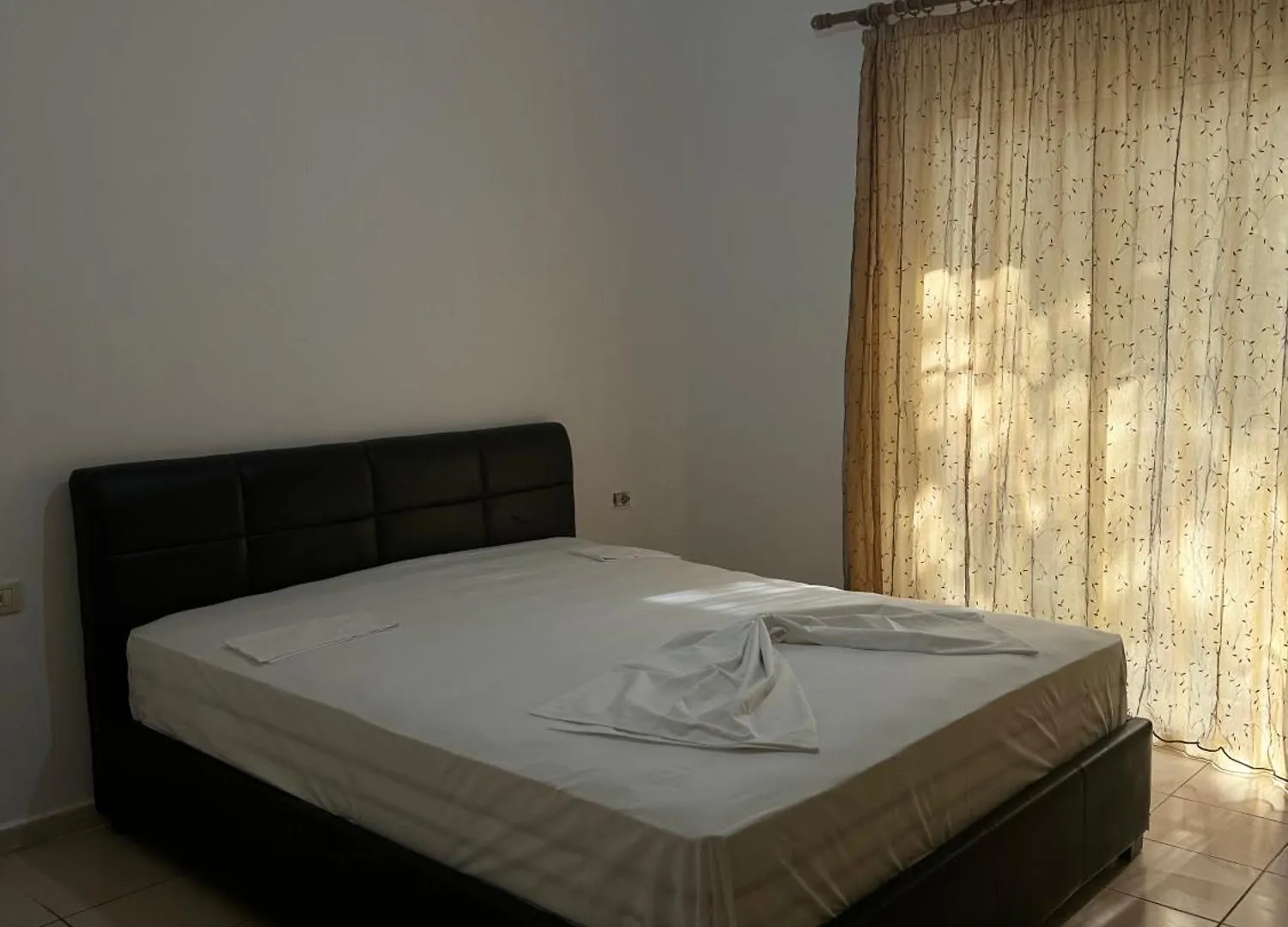 Sea White Saranda Apartment Albania